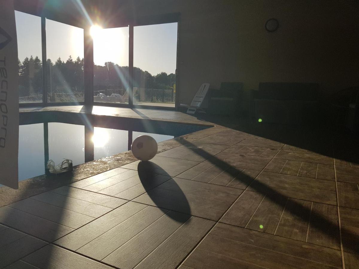 Magnifique Villa Avec Piscine Interieure Saint-Pois Exterior foto