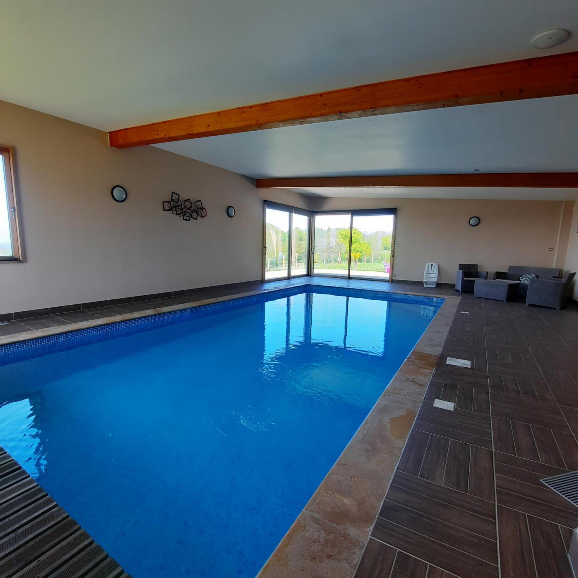 Magnifique Villa Avec Piscine Interieure Saint-Pois Exterior foto