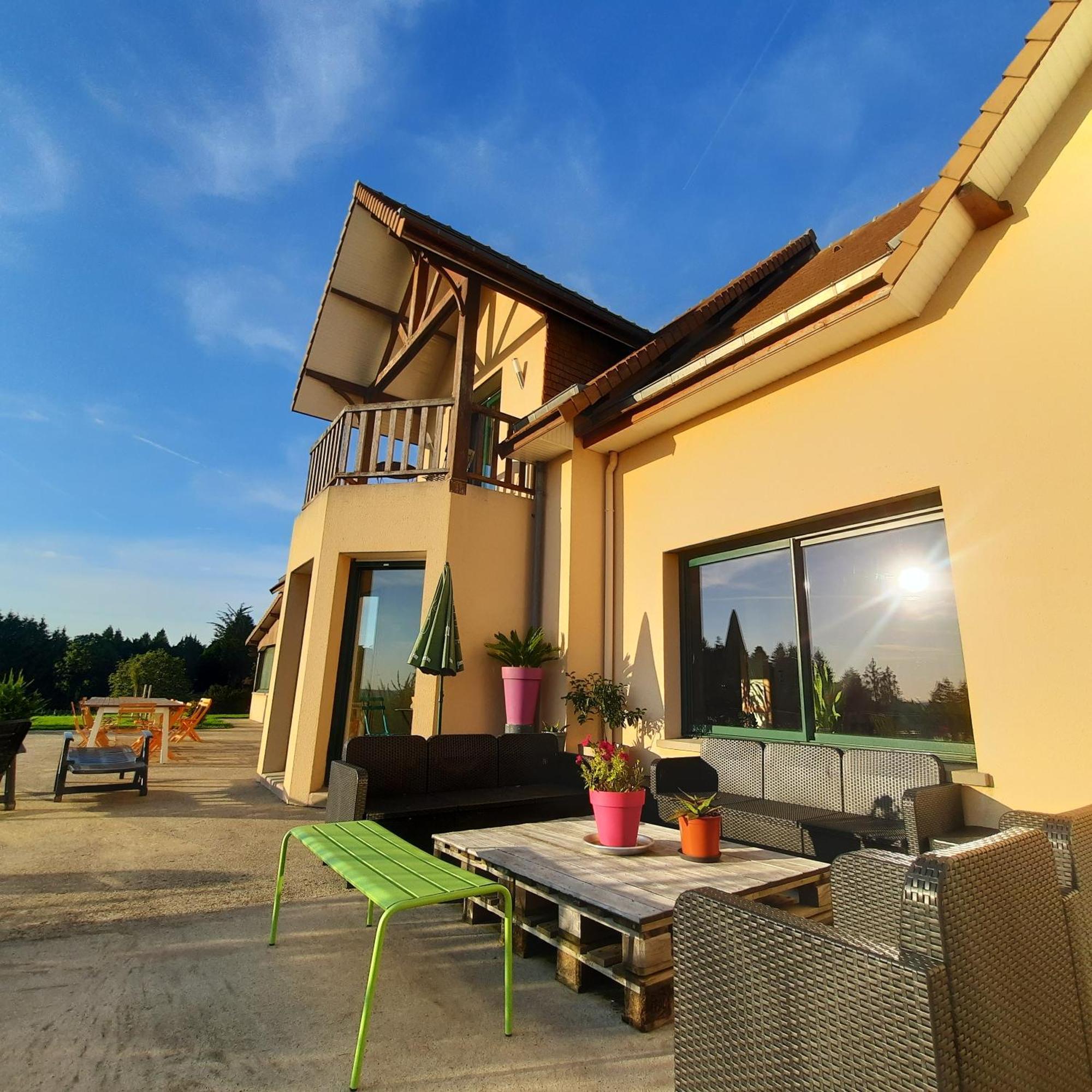 Magnifique Villa Avec Piscine Interieure Saint-Pois Exterior foto